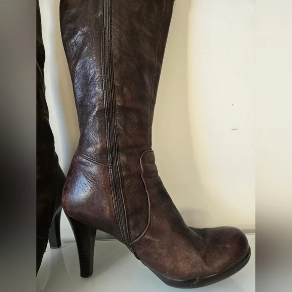 ARNOLD CHURGIN tall brown heeled leather boots. Size 39 (8-8.5) - Picture 4 of 15